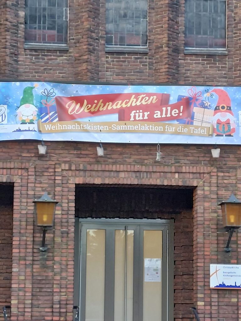 Tafel organisiert Weihnachtskistenaktion