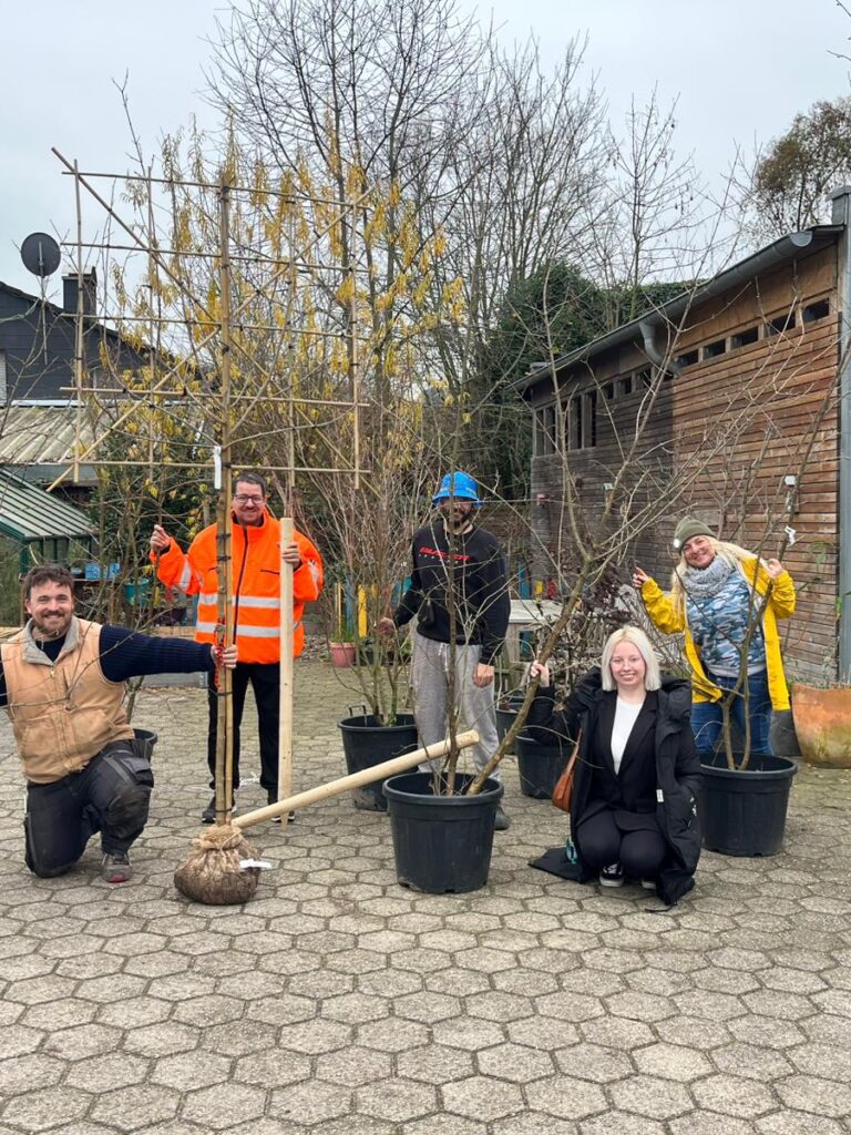Baumpflanzaktion_Sieben_Bäume