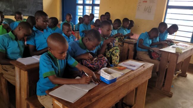 Grafschafter Diakonie spendet Laptops für Afrika