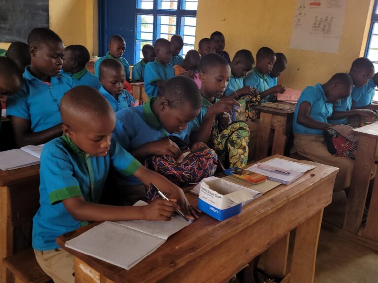 Grafschafter Diakonie spendet Laptops für Afrika