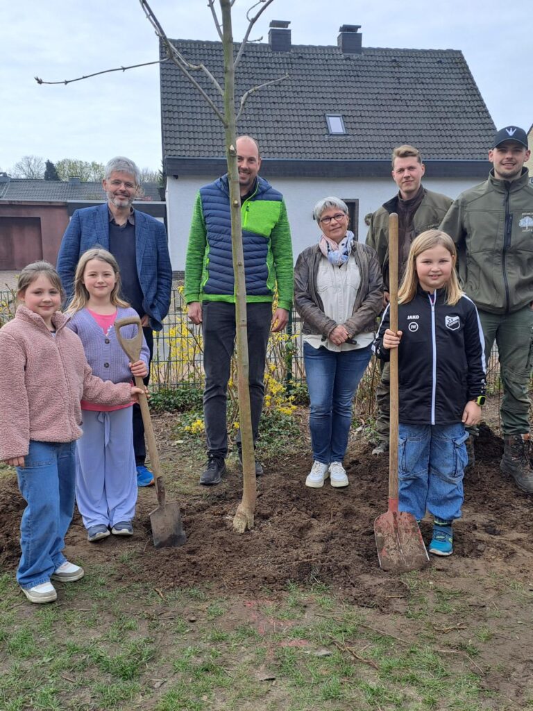 Baumpflanzaktion Schule am Rheinbogen